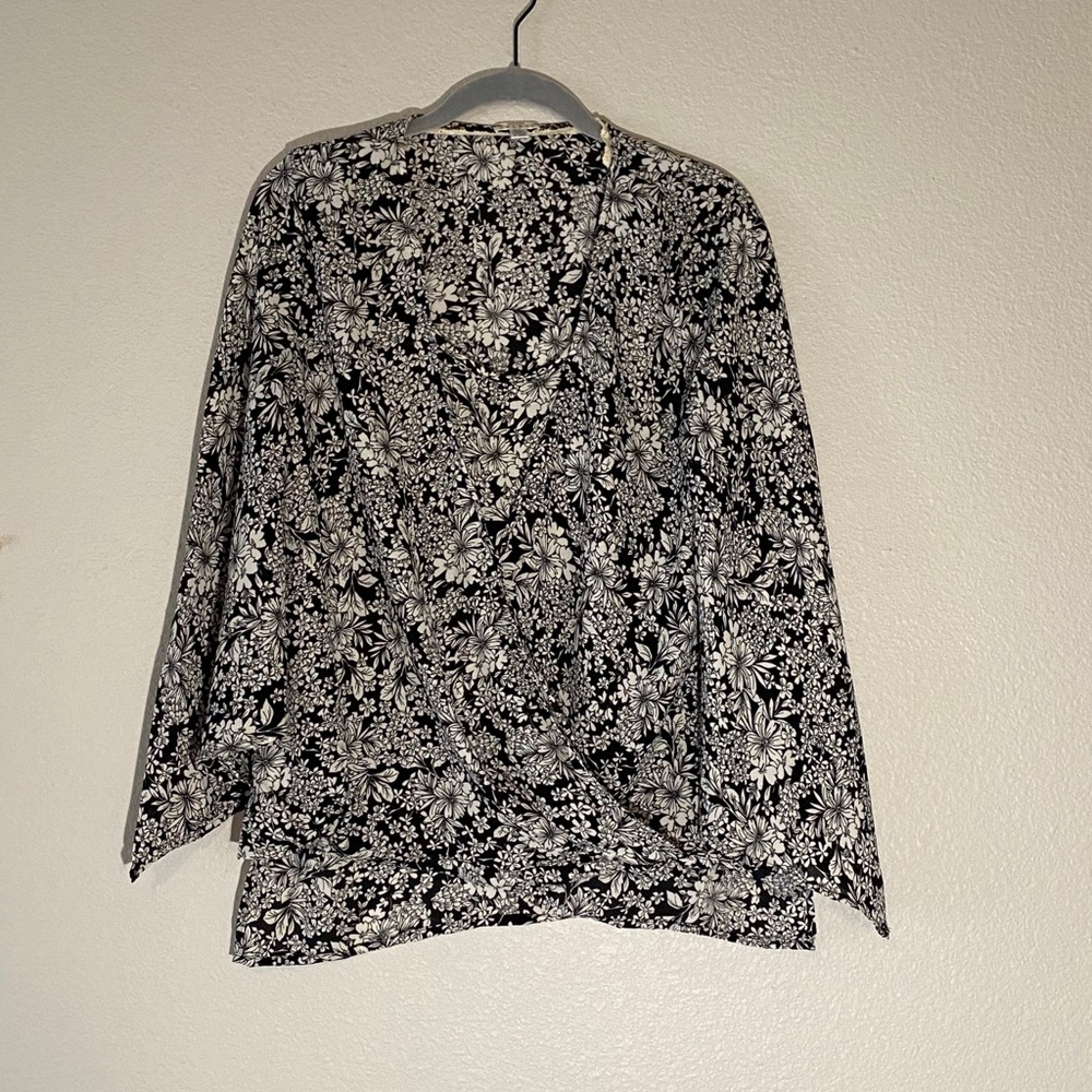 Cute blouse!